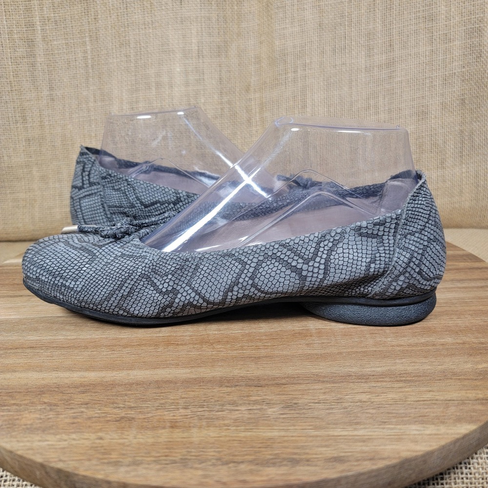 Sabrinas Ballet Flats Gray Snake Print Leather Slip On Shoes EU Size 38 US 8 - Picture 6 of 10
